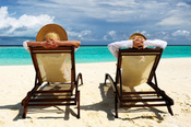 shutterstock_134020316_Malediven_Menschen_Paar_Strand_Meer_300.jpg