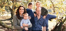 So entspannt posieren William und Kate mit ihren drei Kindern