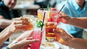 Kurbelt Alkohol vorm Zubettgehen die Fettverbrennung an? Das behauptet jetzt eine Studie.