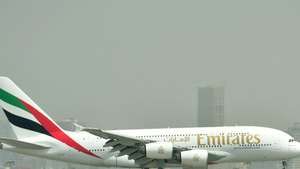 Emirates hat mehrere dieser doppelstöckigen Flugzeuge bestellt. 