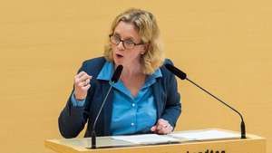 SPD-Natasha Kohnen kündigt Verfassungsklage gegen das Polizeiaufgabengesetz der CSU an. Ihre Partei will die Freiheit der Bürger in Bayern verteidigen.